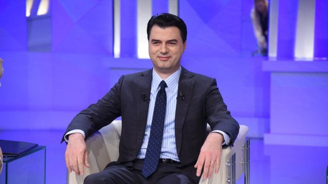 Arsyet përse PD ka hapur thesin, trarët dhe faturat për votat “politikisht të dëshpëruara”