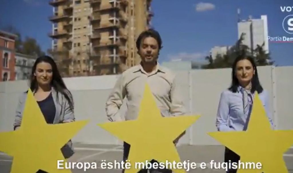Basha mbledh “yjet e BE” në spotin e ri elektoral, në qendër aktori i PD, Neritan Liçaj: Unë e di si të anëtarësohemi në Europë