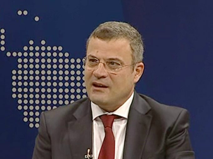 Kërkoi largimin e kreut të PD, Arben Imami akuzon Bashën: Në PD listat e deputetëve u blenë me para Kërkoi largimin e kreut të PD, Arben Imami akuzon Bashën: Në PD listat e deputetëve u blenë me para