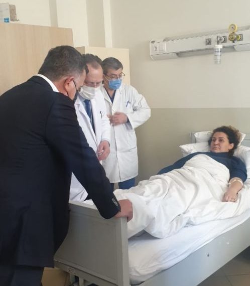 Plumbat e truprojës së Gazmend Bardhit, Balla viziton efektiven e plagosur në Elbasan