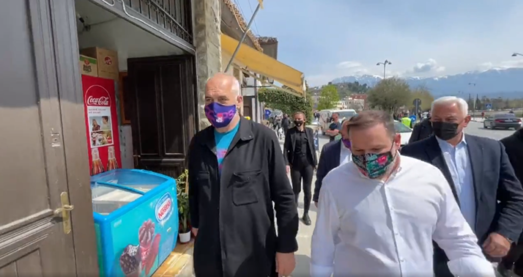 Rama: Vaksina kineze Sinovac, super e suksesshme. Mos dëgjoni hijenat e kukuvajkat, e kanë marrë dhe vendet e pasura Rama: Vaksina kineze Sinovac, super e suksesshme. Mos dëgjoni hijenat e kukuvajkat, e kanë marrë dhe vendet e pasura