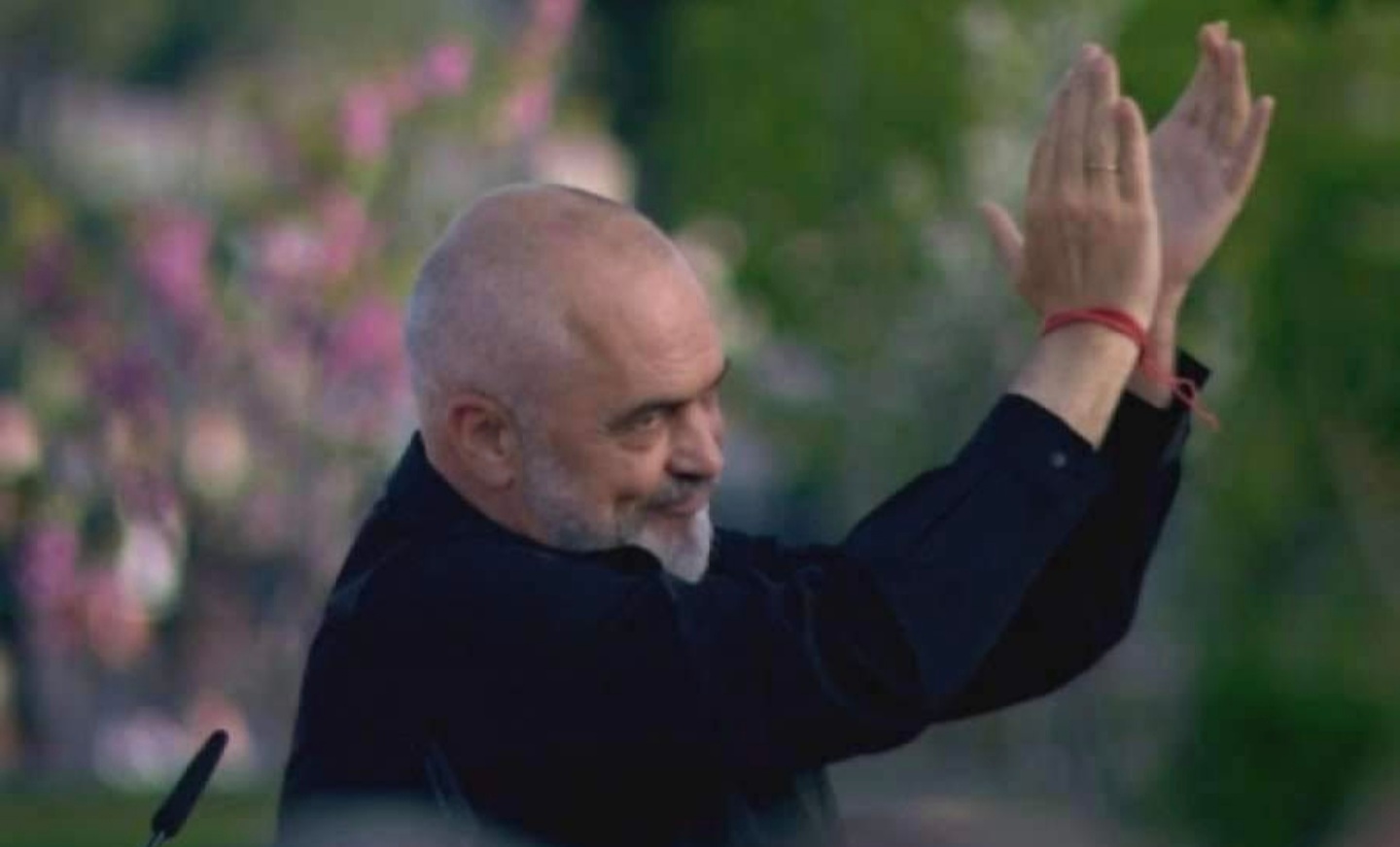 25 Prilli dhe fundi i marrëzisë 25 Prilli dhe fundi i marrëzisë