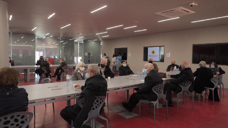 400 000 të vaksinuar deri më tani në Shqipëri 400 000 të vaksinuar deri më tani në Shqipëri