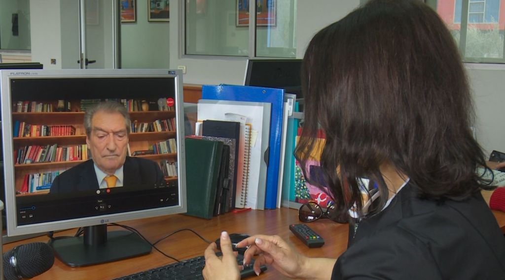 “Doktor Mortja”: Në Shqipëri janë vaksinuar vetëm 650 vetë, bluzëzinjtë e Ramës po fshehin vdekjet