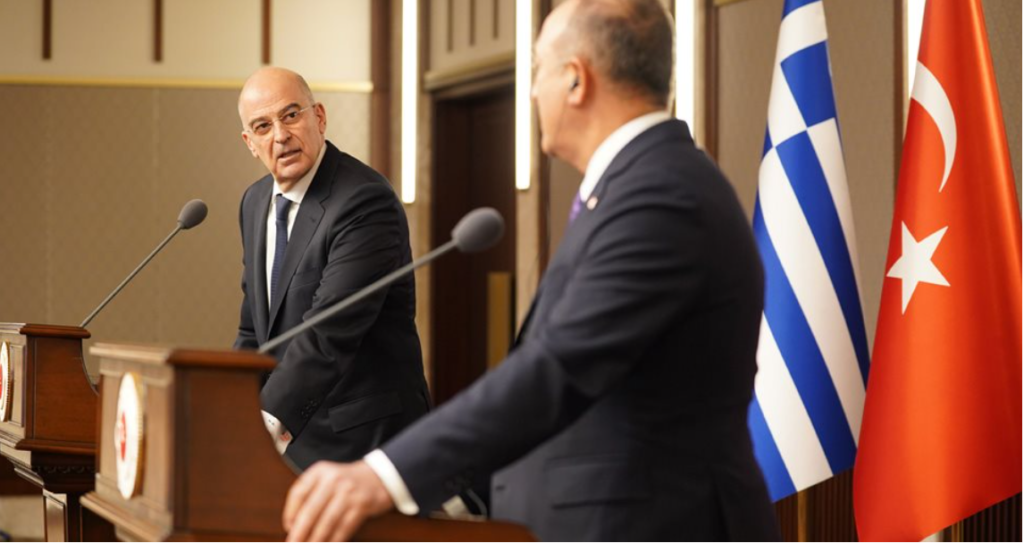 Mediat greke në ekstazë, pas “sherrit” Dendias-Çavusoglu në Ankara