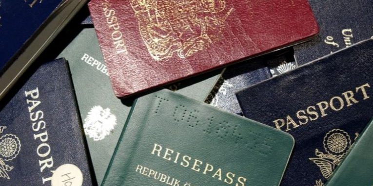 Cilat janë pasaportat më të fuqishme në botë për vitin 2021? Cilat janë pasaportat më të fuqishme në botë për vitin 2021?