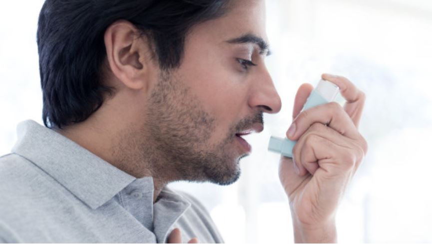 Mjekimi për astmën ndihmon në shërimin e shpejtë nga Covid