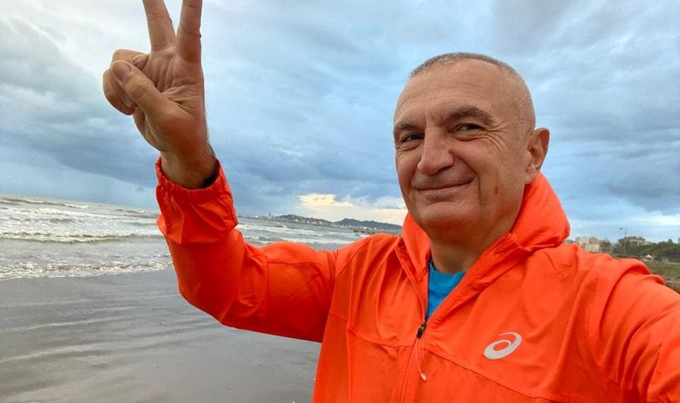 Përfshirja në fushatë, socialistët paralajmërojnë shkarkimin e Ilir Metës pas 25 prillit: Po shkel Kushtetutën dhe po nxit kaos e destabilitet Përfshirja në fushatë, socialistët paralajmërojnë shkarkimin e Ilir Metës pas 25 prillit: Po shkel Kushtetutën dhe po nxit kaos e destabilitet