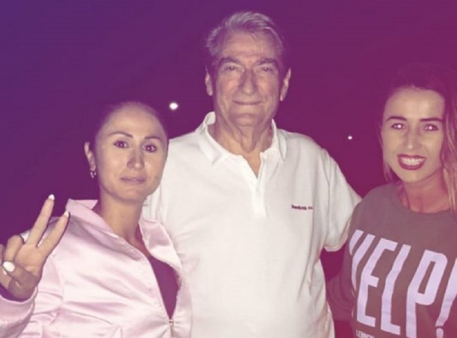 Pedagogia e “pavarur” i rrëfehet Bashës: Më ka kërcënuar Rama dhe bandat e tij, po pres ndryshimin që veç ti mund ta sjellësh Pedagogia e “pavarur” i rrëfehet Bashës: Më ka kërcënuar Rama dhe bandat e tij, po pres ndryshimin që veç ti mund ta sjellësh