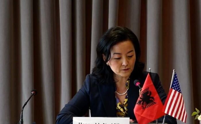 Yuri Kim pas publikimit të EXIT POLL-ve: Politika të mos supozojë rezultatet, të pranojnë gjykimin e votuesve Yuri Kim pas publikimit të EXIT POLL-ve: Politika të mos supozojë rezultatet, të pranojnë gjykimin e votuesve