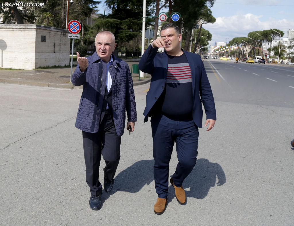 Sfida e Ilir Metës: Ja çdo ndodhë nëse braktis nesër Presidencën dhe nuk madaton fituesin e zgjedhjeve për krijimin e qeverisë Sfida e Ilir Metës: Ja çdo ndodhë nëse braktis nesër Presidencën dhe nuk madaton fituesin e zgjedhjeve për krijimin e qeverisë