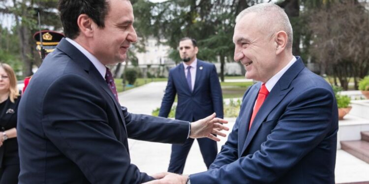 Ilir Meta revoltohet me Ramën: Ç’të duhet ty që flet për Kosovën?! Albin Kurti po vepron shumë mirë njëlloj si do veproja unë ose Saliu Ilir Meta revoltohet me Ramën: Ç’të duhet ty që flet për Kosovën?! Albin Kurti po vepron shumë mirë njëlloj si do veproja unë ose Saliu