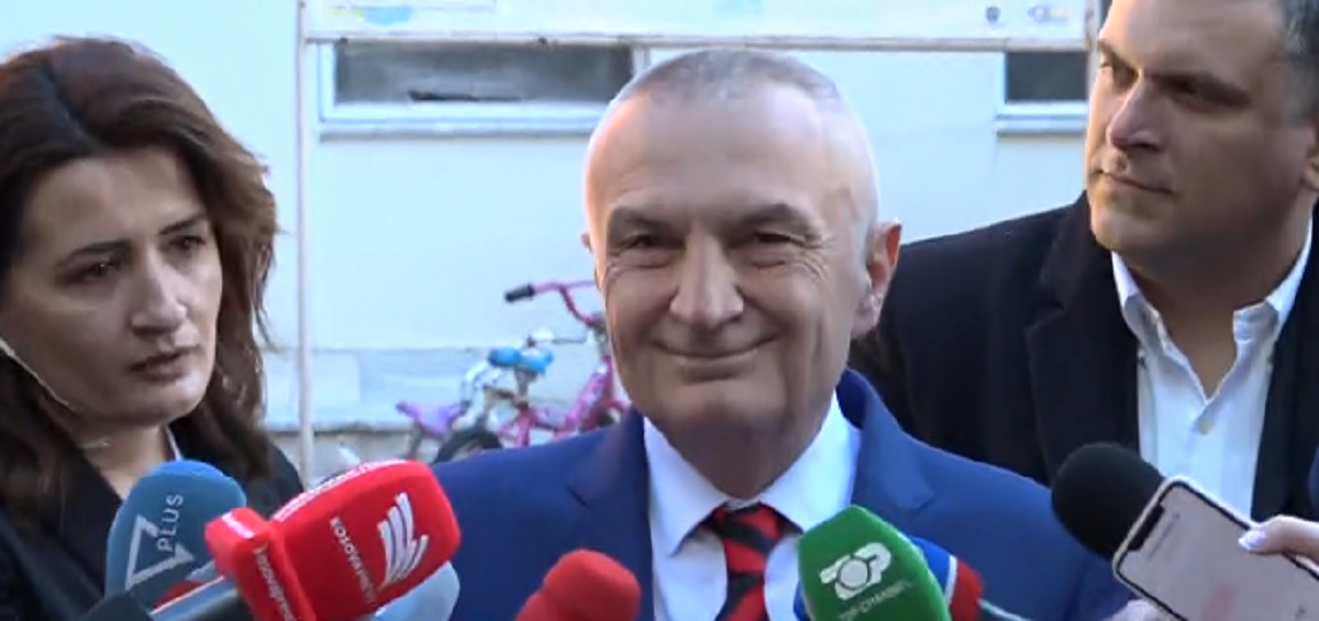Nisin zgjedhjet, voton Meta dhe Kryemadhi, ku do të votojnë sot krerët e shtetit dhe të politikës! Të gjithë orët e para të mëngjesit Nisin zgjedhjet, voton Meta dhe Kryemadhi, ku do të votojnë sot krerët e shtetit dhe të politikës! Të gjithë orët e para të mëngjesit
