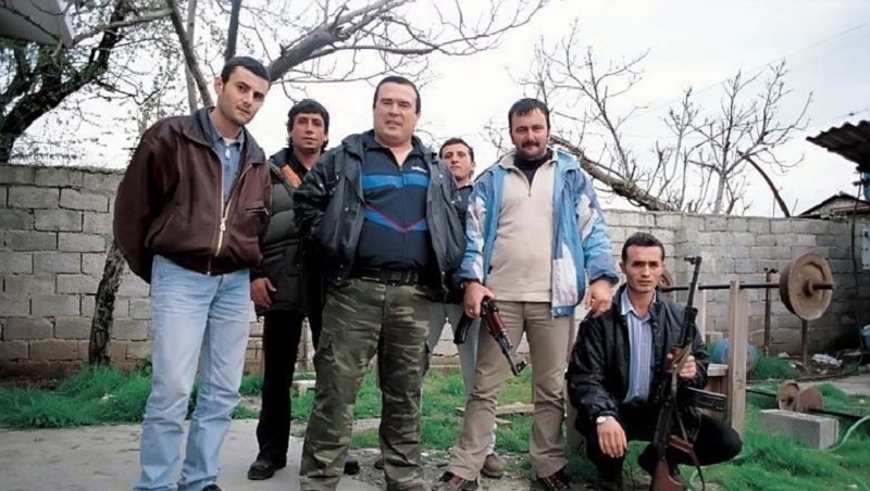 Tregti armësh në varrimin e Nehat Kullës Tregti armësh në varrimin e Nehat Kullës