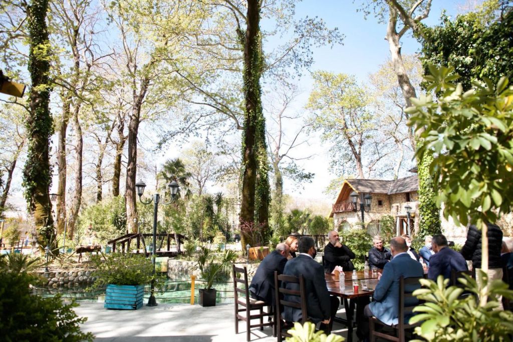 Edi Rama: Lulzim Basha di vetëm të flejë