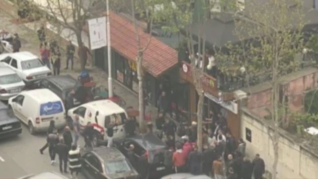 VIDEO/ Policia zbardh detajet e ngjarjes tek xhamia Dine Hoxha VIDEO/ Policia zbardh detajet e ngjarjes tek xhamia Dine Hoxha