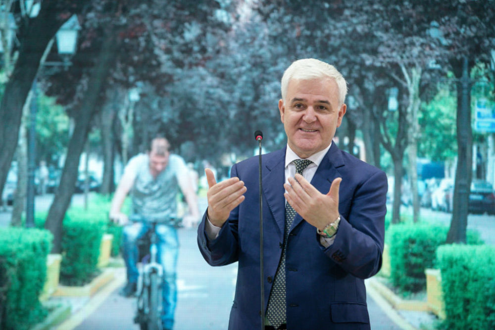 Fatmir Xhafaj, kandidati më i votuar në njësinë 10 në Tiranë. Agron Shehaj mund Bashën