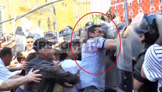 SHBA shpalli ‘non-grata’ Sali Berishën! PD nxjerr lehsin Bledi Kasmi të na tregoi se kush e  “bleu” DASH:  Rama dhe Vuçiç… nuk realizuan ndarjen e Kosovës se nuk i la Saliu