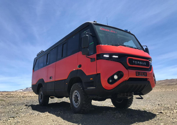 ”Torsus Praetorian” autobusi që shkon kudo në të gjitha kushtet ”Torsus Praetorian” autobusi që shkon kudo në të gjitha kushtet