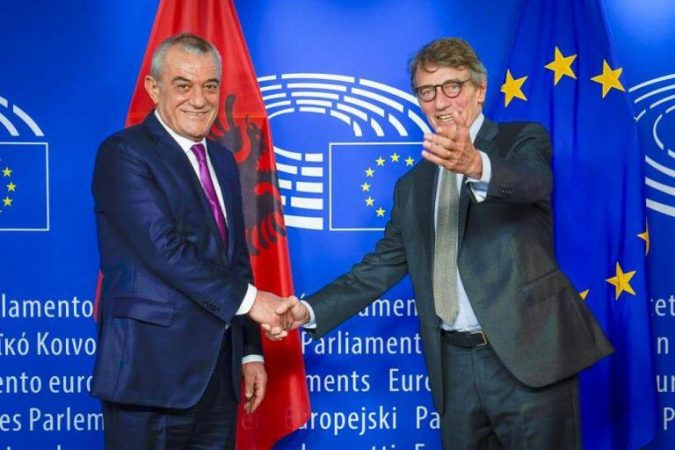 Sot 9 Maji, Ruçi: S’do të jetë e largët dita kur t’i afrohemi kufijve të Europës politike Sot 9 Maji, Ruçi: S’do të jetë e largët dita kur t’i afrohemi kufijve të Europës politike