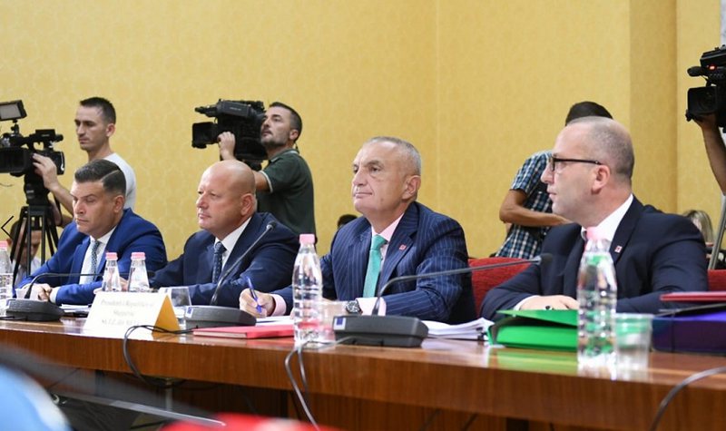 Ilir Meta shkarkohet brenda 8 korrikut, PS dorëzon kërkesën në Kuvend, ja rruga që do ndiqet dhe strategjia me Gjykatën Kushtetuese Ilir Meta shkarkohet brenda 8 korrikut, PS dorëzon kërkesën në Kuvend, ja rruga që do ndiqet dhe strategjia me Gjykatën Kushtetuese