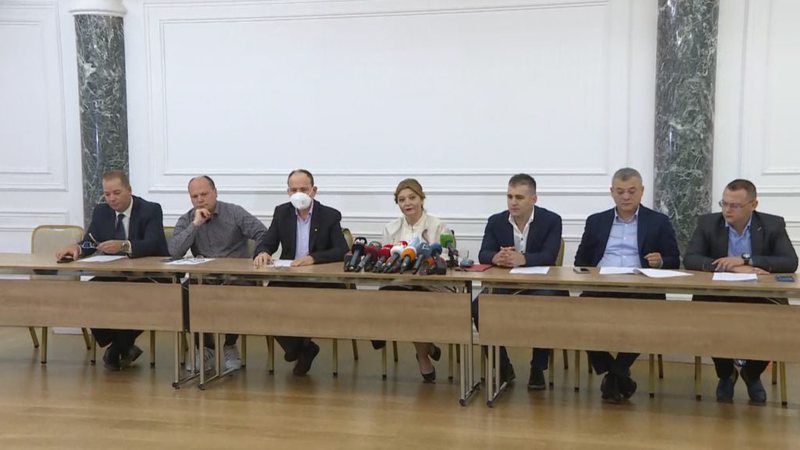 Grupi i Berishës në alarm nga bashkëqeverisja PD-PS, nisin sulmet e kërcënimet ndaj Bashës, statuti i PD u prish planet e shkarkimit Grupi i Berishës në alarm nga bashkëqeverisja PD-PS, nisin sulmet e kërcënimet ndaj Bashës, statuti i PD u prish planet e shkarkimit