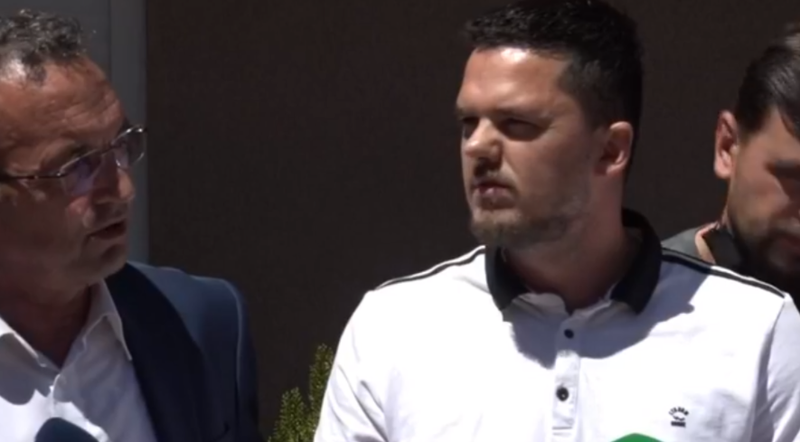 “Mjekët i neglizhuan”, djali i Afrim Halilit hedh dyshimet e rënda pas tragjedisë në Gjirin e Lalzit: Ngordhi edhe qeni! “Mjekët i neglizhuan”, djali i Afrim Halilit hedh dyshimet e rënda pas tragjedisë në Gjirin e Lalzit: Ngordhi edhe qeni!