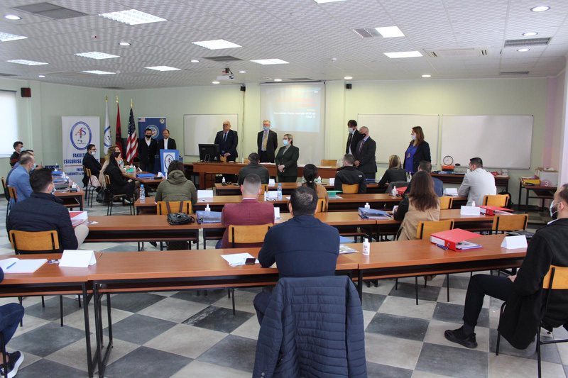 Amerikanët blindojnë BKH, FBI e ICITAP 16 javë trajnime për 28 hetuesit e rinj, Departamenti i Drejtësisë zbardh detajet Amerikanët blindojnë BKH, FBI e ICITAP 16 javë trajnime për 28 hetuesit e rinj, Departamenti i Drejtësisë zbardh detajet