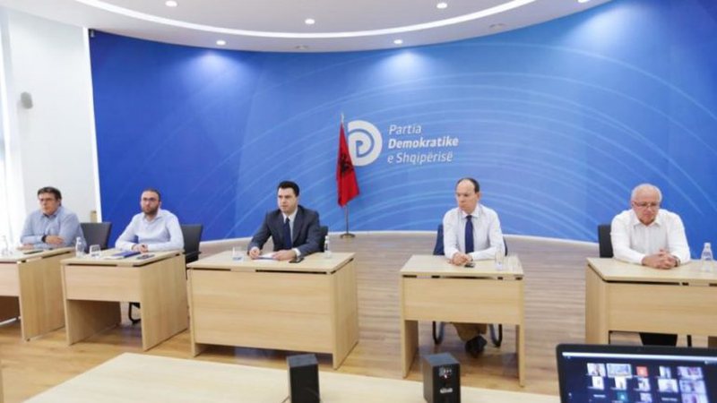 Nishani, Kadilli e Ristani përplasen me Bashën, nga kërkesa për dorëheqje, te reformimi i PD dhe kritikat për aleancën me PDIU e LSI, ja debatet në Kryesi e Këshill