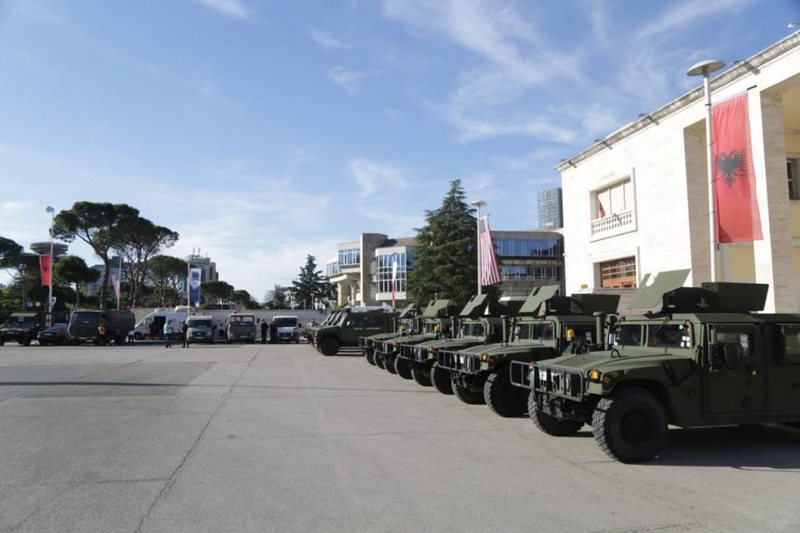 “Ejani nesër në Tiranë”, Ambasada e SHBA fton qytetarët te sheshi “Nënë Tereza” “Ejani nesër në Tiranë”, Ambasada e SHBA fton qytetarët te sheshi “Nënë Tereza”