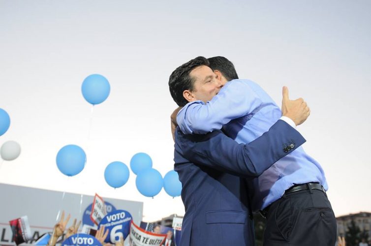 Çfarë tallje/ Kryetar partie nga Vlora?