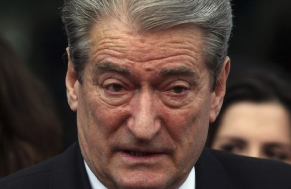 Si u strehua dhe u mjekua, në shtëpine time, gazetari Bardhok Lala, kur u masakrua nga SHIKU berishian Si u strehua dhe u mjekua, në shtëpine time, gazetari Bardhok Lala, kur u masakrua nga SHIKU berishian