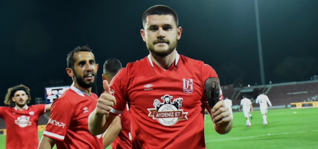 8 muajsh jetim! Futbollistit kosovare të ligës së parë turke i vranë babain serbët: Futbolli si trashëgimi e luftës në Kosovë 8 muajsh jetim! Futbollistit kosovare të ligës së parë turke i vranë babain serbët: Futbolli si trashëgimi e luftës në Kosovë