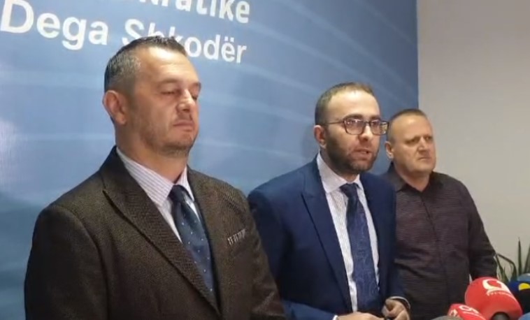 Deputeti dhe drejtuesi politik i PD-së në Shkodër kërcënon gazetarin dhe familjen e tij, për një shkrim Deputeti dhe drejtuesi politik i PD-së në Shkodër kërcënon gazetarin dhe familjen e tij, për një shkrim