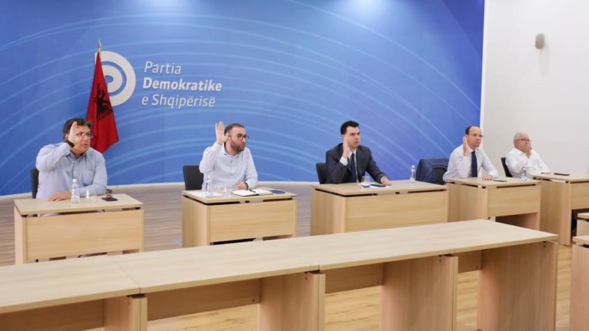 Kryesia e PD përshpejton “lojën”, merr vendimin: Më 13 qershor bëhen zgjedhjet për kryetarin e ri të PD-së