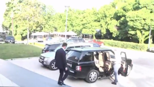 Zgjedhjet në PD: Kush janë 9 demokratët që kanë dorëzuar kandidaturën për t’i marrë ‘fronin’ Bashës Zgjedhjet në PD: Kush janë 9 demokratët që kanë dorëzuar kandidaturën për t’i marrë ‘fronin’ Bashës