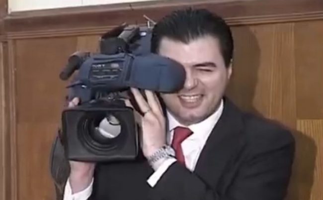 “Nëse Basha do të ftohet nga SPAK, atëherë mund të zbulohen të gjitha”, Frrok Çupi tregon lëvizjen strategjike që do të shpëtonte PD-në: Përndryshe këta do të bëhen copë brenda për brenda! “Nëse Basha do të ftohet nga SPAK, atëherë mund të zbulohen të gjitha”, Frrok Çupi tregon lëvizjen strategjike që do të shpëtonte PD-në: Përndryshe këta do të bëhen copë brenda për brenda!