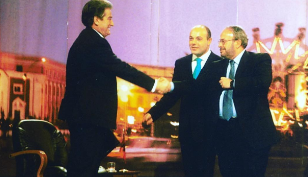 “Ndenja 3 orë…” Fevziu rrëfen intervistën me Fatos Nanon në burgun e Bënçës; komenton momentin historik të takimit me Sali Berishën