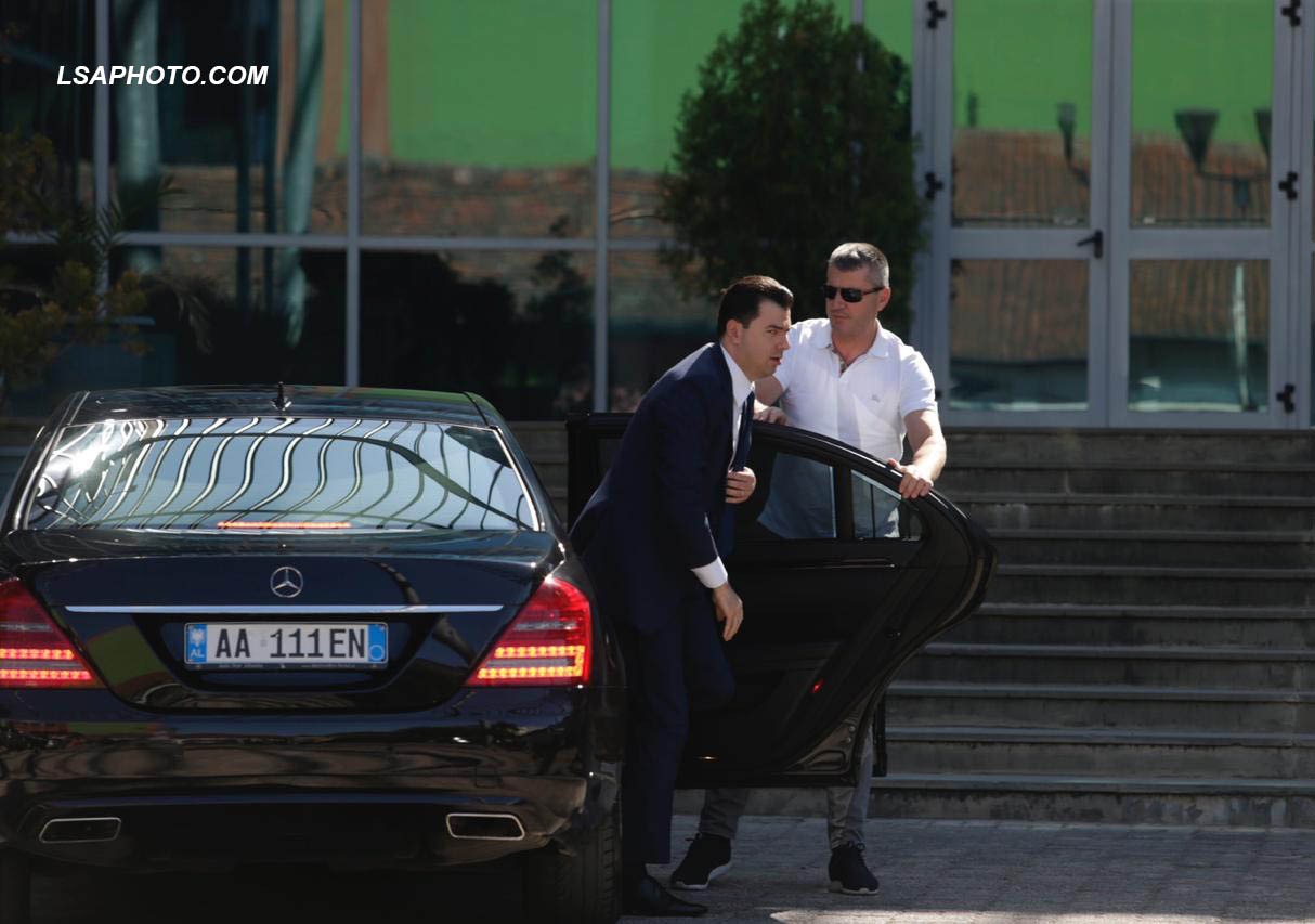 A do zgjohet nga ëndrra si kryeprokuror Lul Durimadhi?! A do zgjohet nga ëndrra si kryeprokuror Lul Durimadhi?!