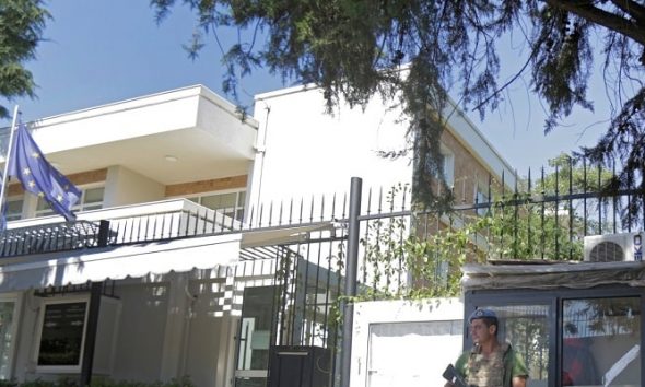 Ambasada greke mesazh shqiptarëve: Votoni përfaqësuesen tonë në Eurovizion!