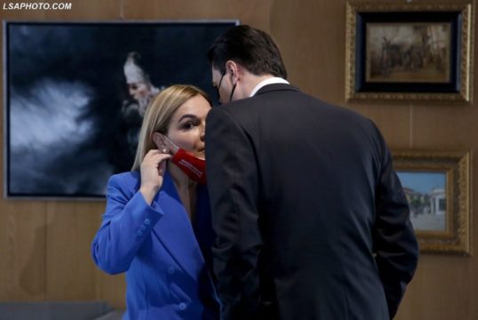 Krisje e aleancës me PD?! Nënkryetarja e LSI: Do rishikojmë vendimarrjen Krisje e aleancës me PD?! Nënkryetarja e LSI: Do rishikojmë vendimarrjen