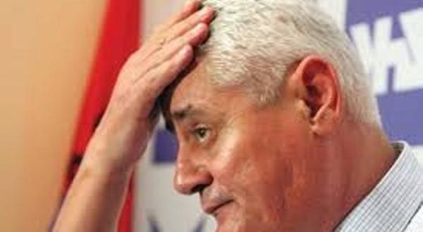 “Edhe nga ana jonë janë blerë vota”! Dash Shehit i ‘rrëshket’ goja: As PD s’është e mbushur me ëngjëj “Edhe nga ana jonë janë blerë vota”! Dash Shehit i ‘rrëshket’ goja: As PD s’është e mbushur me ëngjëj