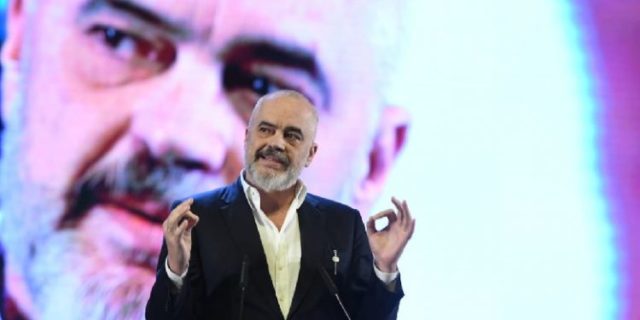 Rama jep lajmin fantastik për sigurinë e jetës së shqiptarëve: 29 ditë para afatit realizuam objektivin… bëmë 500 mijë vaksinime! Drejt objektivit 1 milionë tani Rama jep lajmin fantastik për sigurinë e jetës së shqiptarëve: 29 ditë para afatit realizuam objektivin… bëmë 500 mijë vaksinime! Drejt objektivit 1 milionë tani