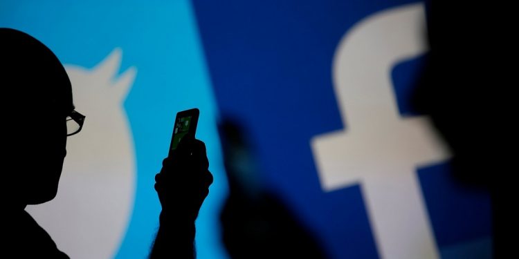 Postimet mashtruese: Facebook fsheh automatikisht nga sot Postimet mashtruese: Facebook fsheh automatikisht nga sot