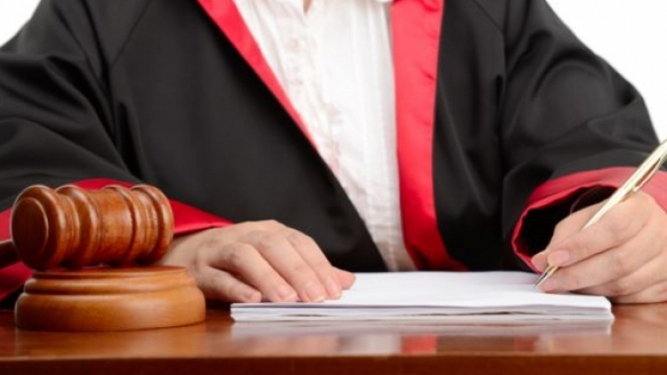 SPAK fut në “rreth të kuq” pasuritë e fshehura të 10 ish-gjyqtarëve pranë Berishës SPAK fut në “rreth të kuq” pasuritë e fshehura të 10 ish-gjyqtarëve pranë Berishës