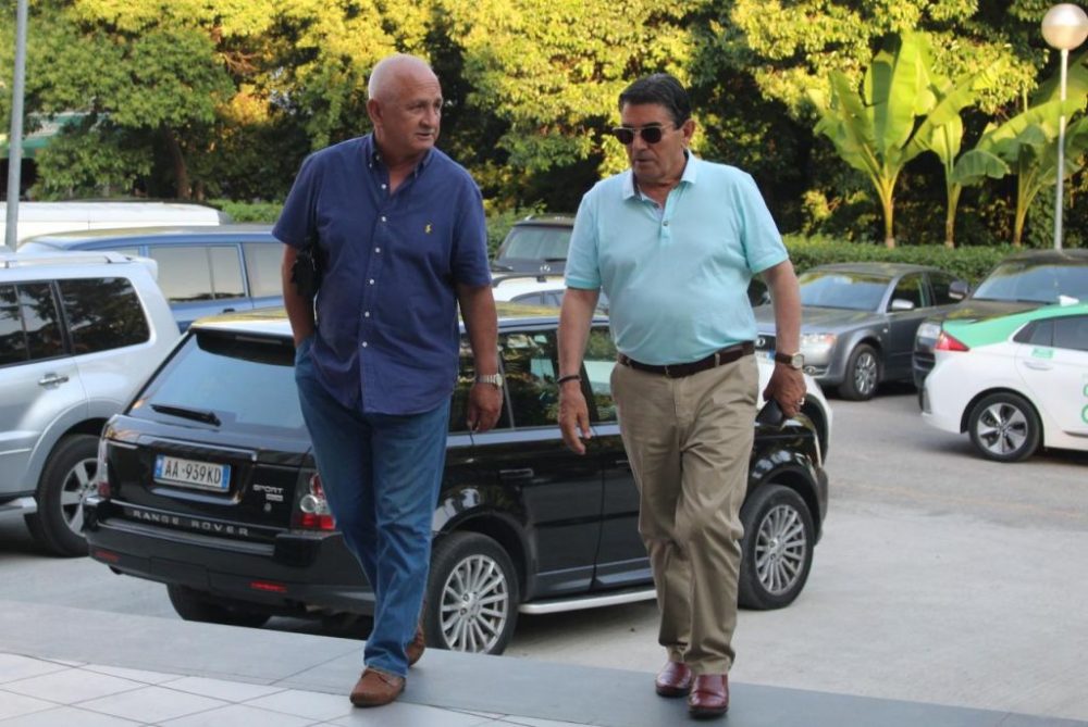 “Perla” e Jemin Gjanës: Listën e anëtarëve të PD-së e ka vetëm tekniku i internetit! Na ndalon BE t’ua japim kandidatëve për kryetar “Perla” e Jemin Gjanës: Listën e anëtarëve të PD-së e ka vetëm tekniku i internetit! Na ndalon BE t’ua japim kandidatëve për kryetar