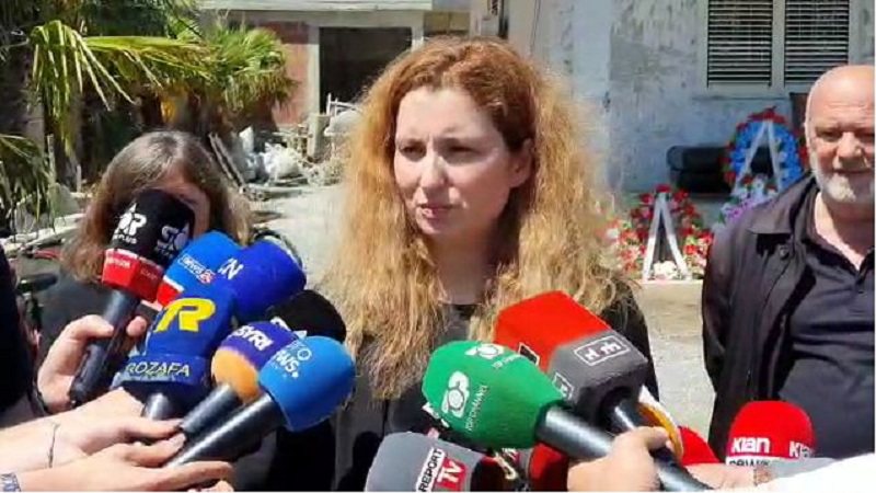 Bashkëshortja e biznesmenit të vrarë në Shkodër zbulon bisedën dhe tregon me cilin person e pa për herë të fundit Bashkëshortja e biznesmenit të vrarë në Shkodër zbulon bisedën dhe tregon me cilin person e pa për herë të fundit