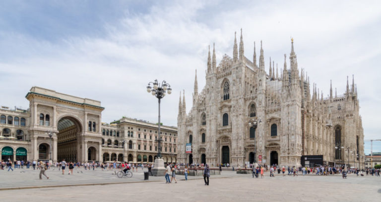 Në mes të majit Italia do të hapë kufijtë për shqiptarët Në mes të majit Italia do të hapë kufijtë për shqiptarët