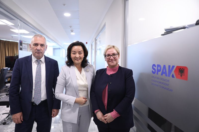 Po u vjen fundi zullumqarëve që mbroheshin nga padrejtësia, Yuri Kim takon krerët e SPAK dhe BKH: Askush nuk është mbi ligjin Po u vjen fundi zullumqarëve që mbroheshin nga padrejtësia, Yuri Kim takon krerët e SPAK dhe BKH: Askush nuk është mbi ligjin