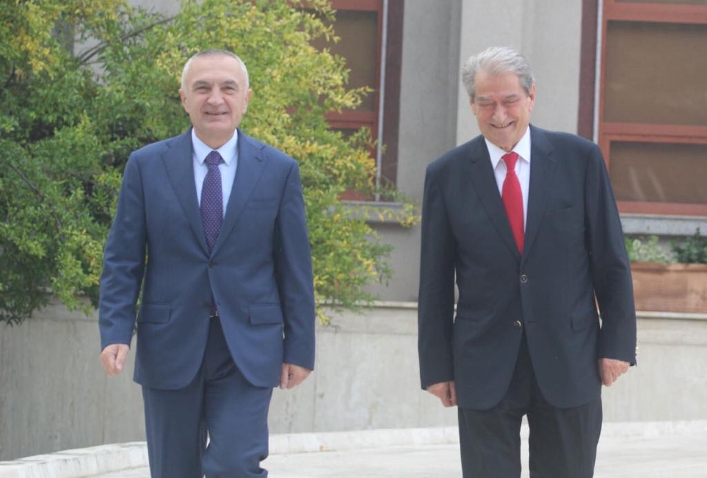 Dy ish- presidentë me “karton të kuq” Dy ish- presidentë me “karton të kuq”